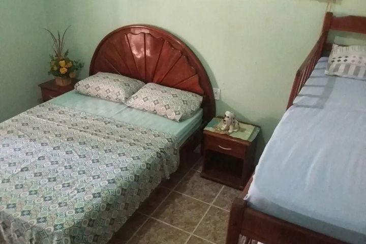 Room 5 of 10