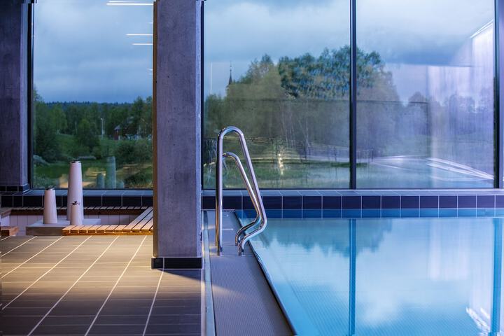 Pool 32 of 61