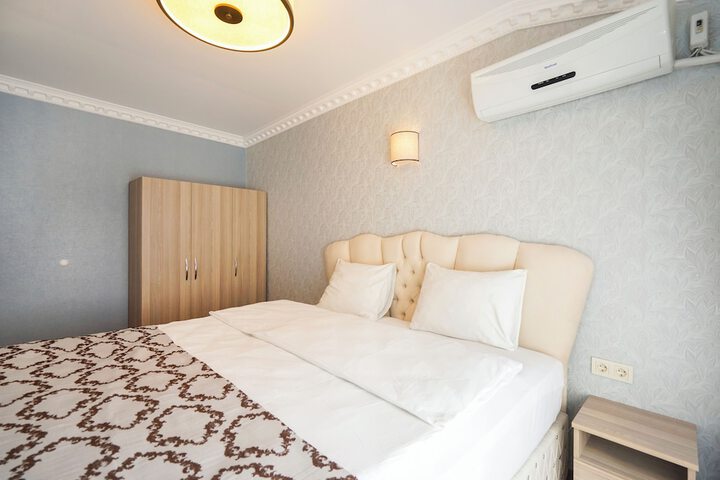 Room 10 of 25