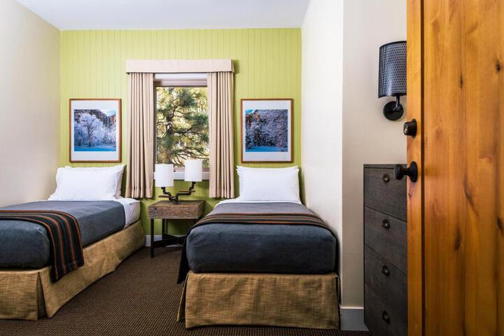 Lodge King Size Bed (2 of 22)