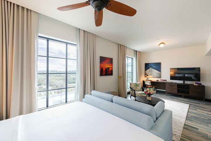 Room 8 of 40