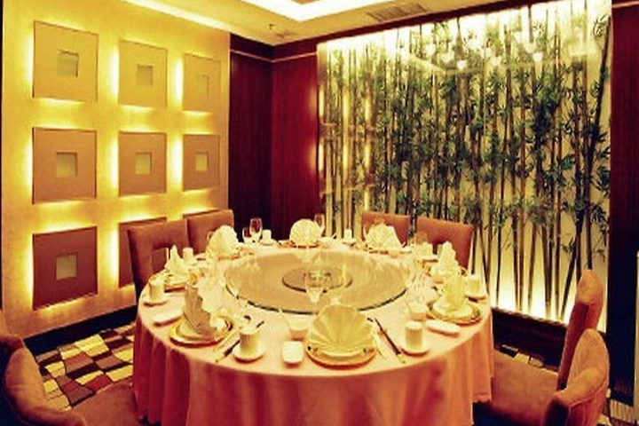 Dining 4 of 4
