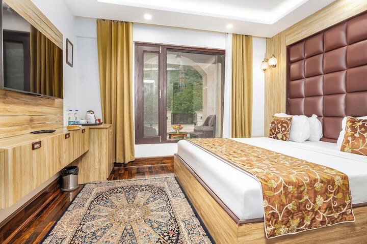 Room 3 of 34