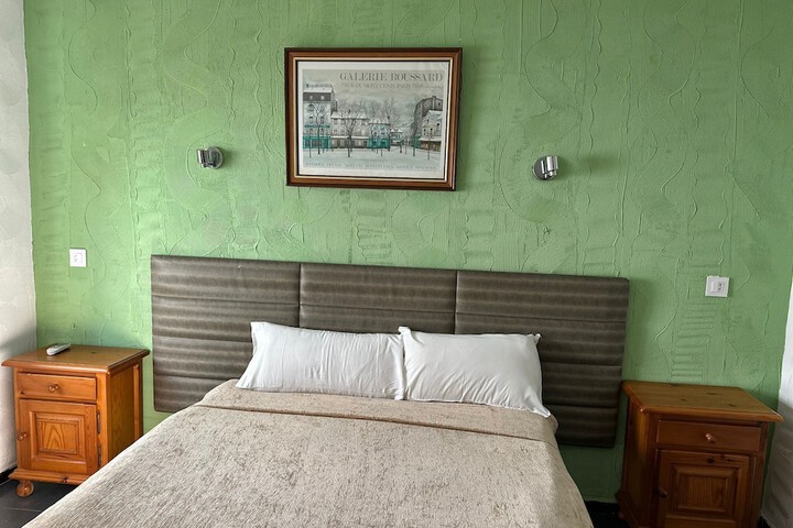 Room 53 of 133