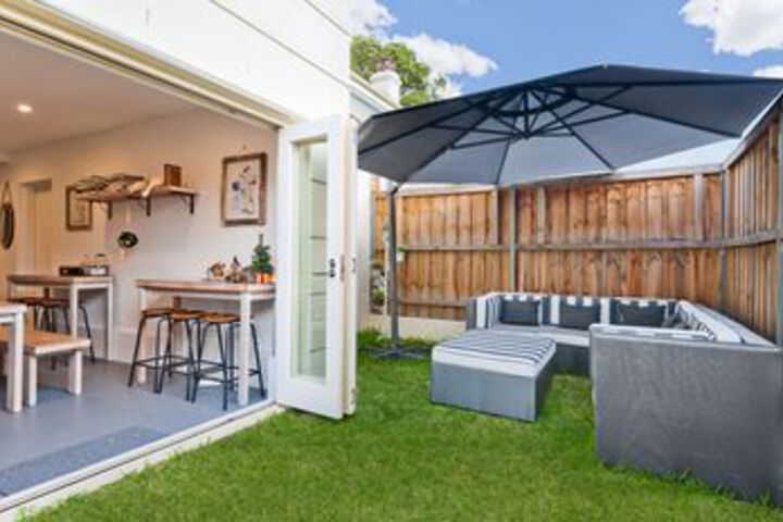 Hotel Exterior 7 of 22