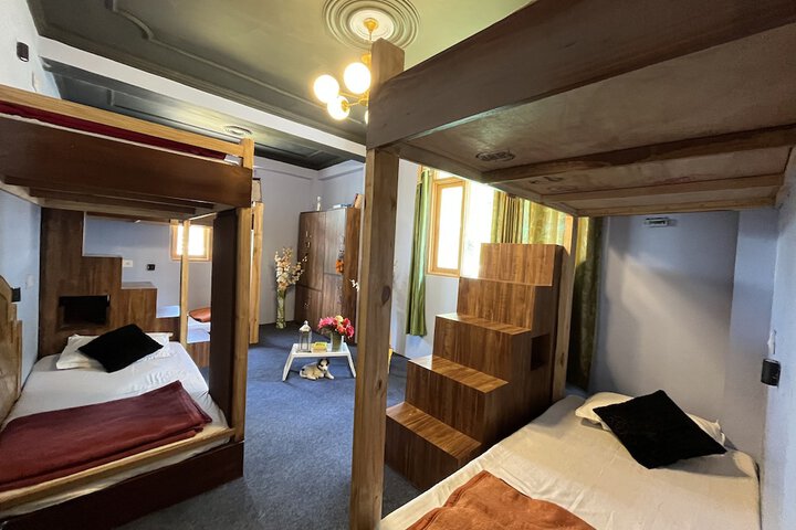 Room 17 of 49