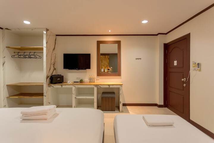 Room 16 of 85