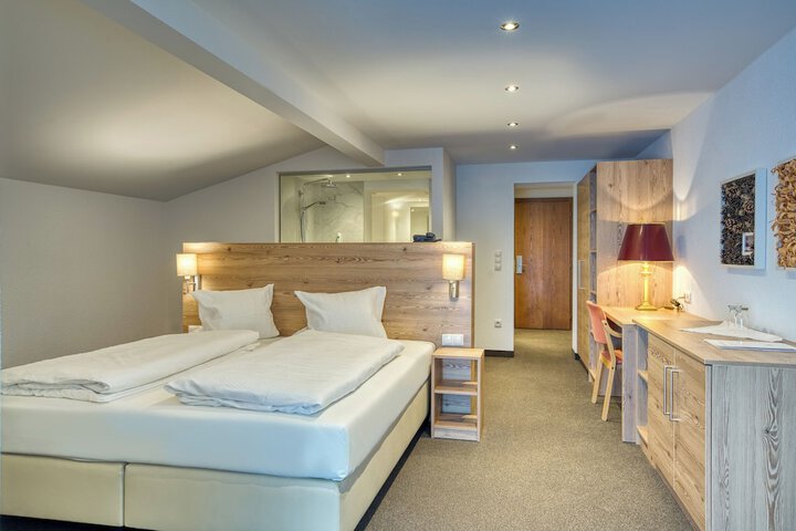 Room 34 of 84