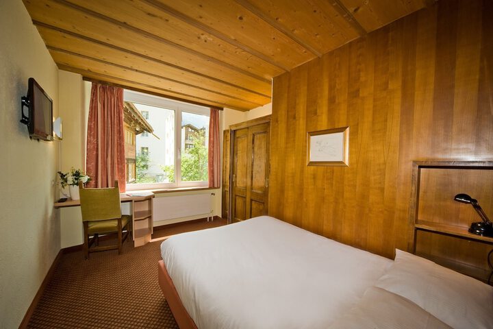 Room 23 of 47