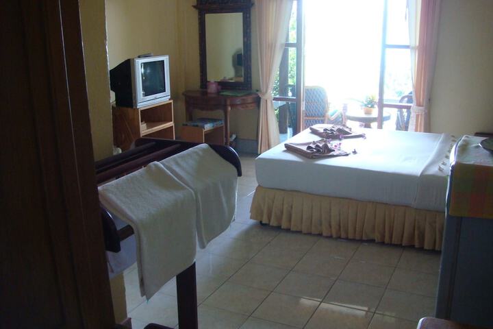 Room 5 of 75