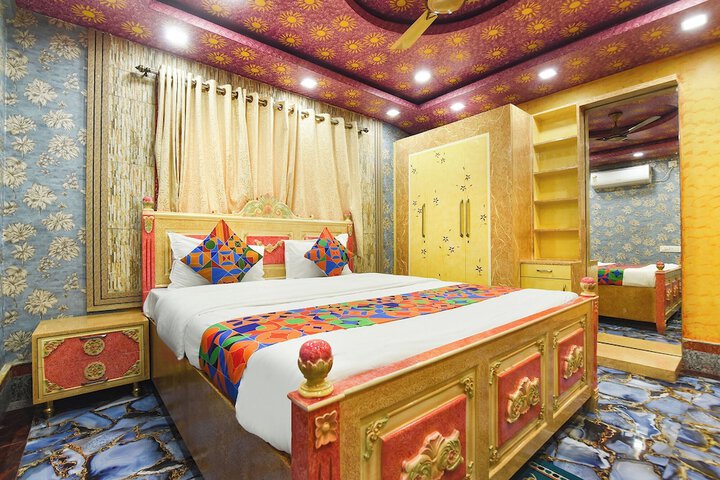 Room 27 of 39