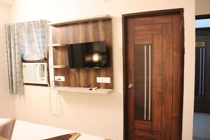 Room 8 of 54