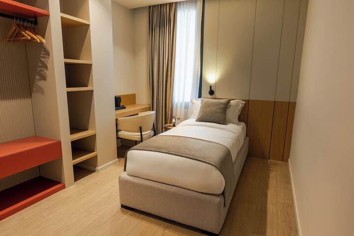 Room 44 of 73