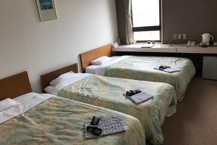 Room 27 of 60