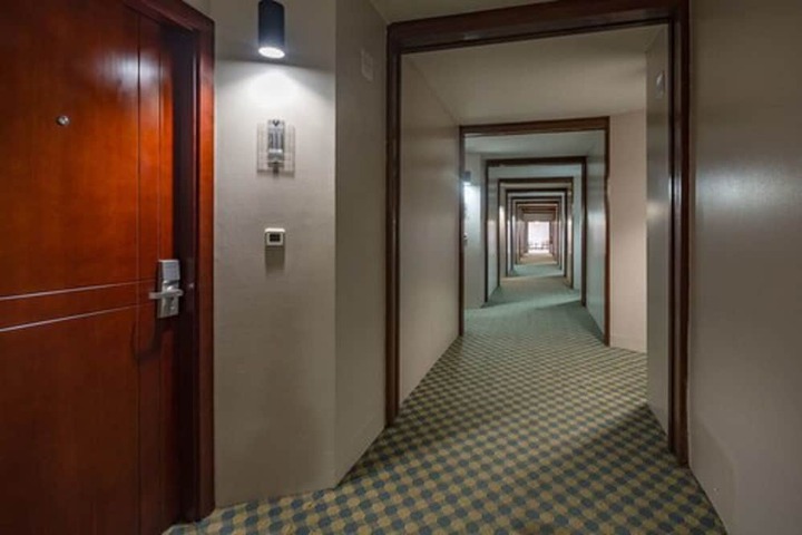 Ballroom/Hall 46 of 60