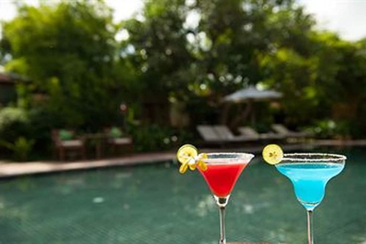 Hotel with Pool