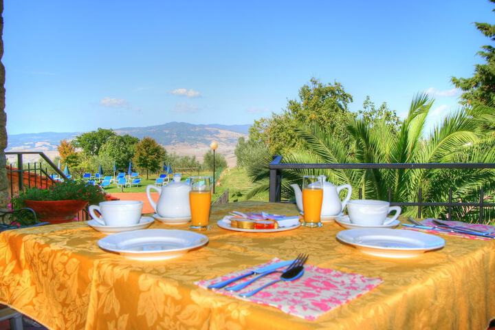 Breakfast/Coffee Service 72 of 96
