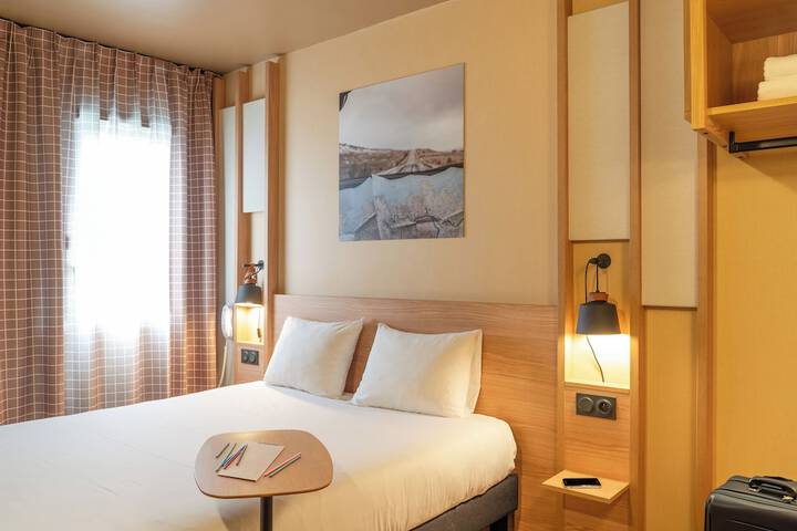 Room 3 of 39