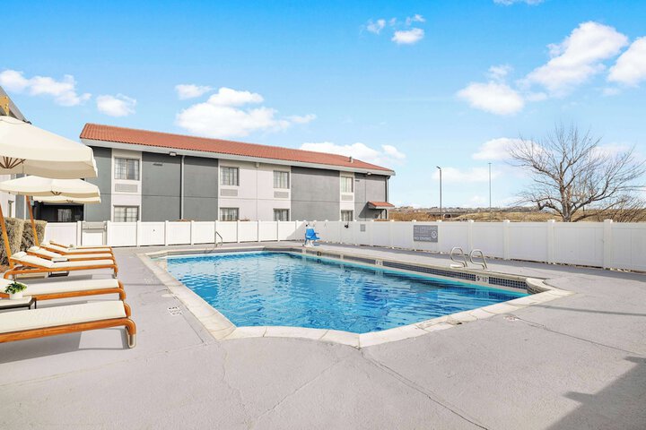 Hotel Pool