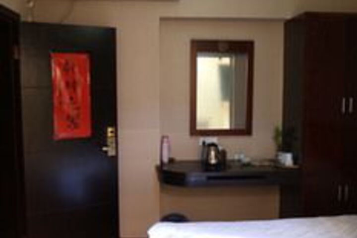 Room 22 of 58