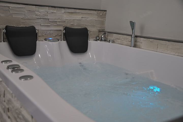 Hot Tub 24 of 26