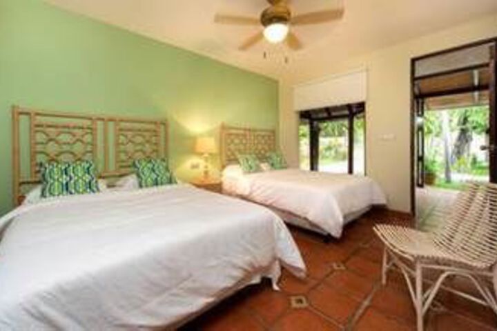 Room 40 of 163