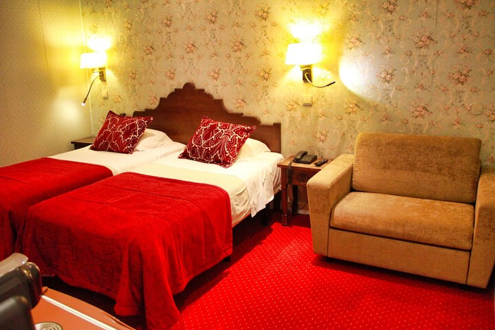 Room 19 of 48