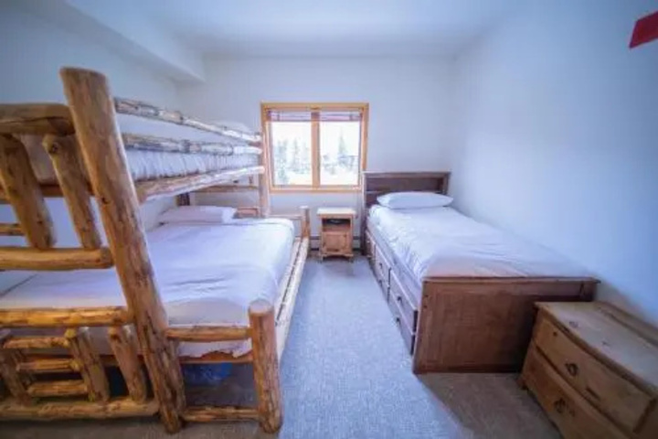Room 2 of 24
