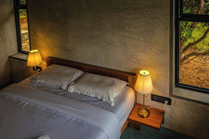 Room 2 of 16
