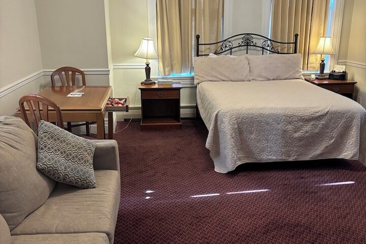 Room 6 of 21