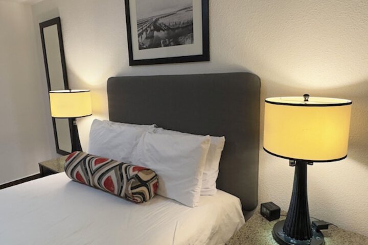 Room 2 of 30