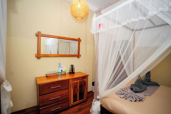 Room 10 of 97