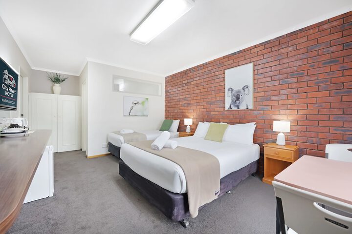 Room 16 of 62