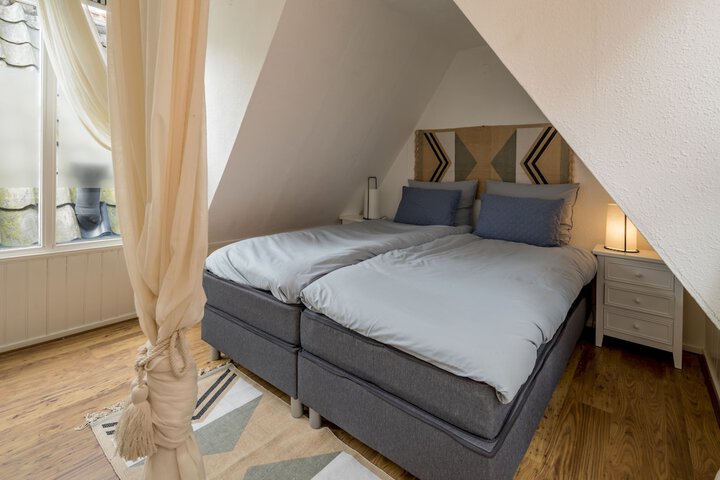 Room 4 of 14