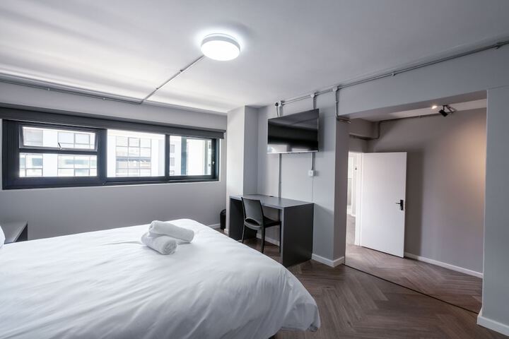 Room 11 of 42