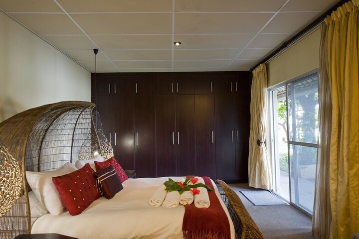 Room 3 of 28