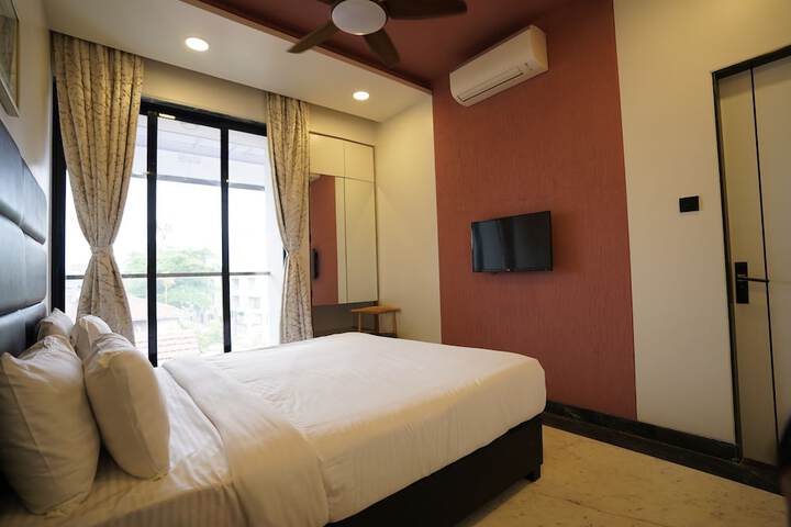 Room 7 of 53