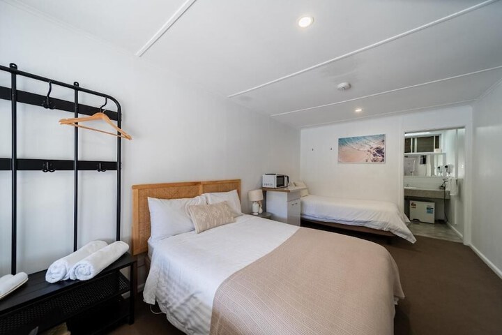 Room 2 of 22