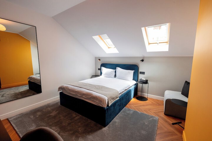 Room 15 of 87