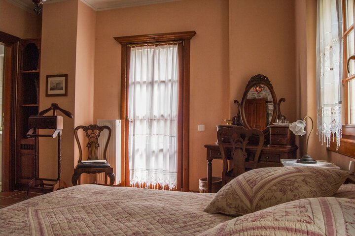 Room 9 of 94
