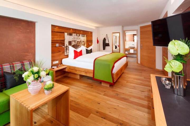 Room 3 of 53