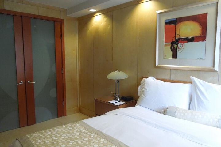 Room 11 of 41