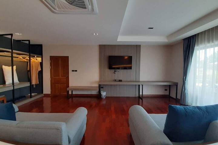 Room 58 of 172