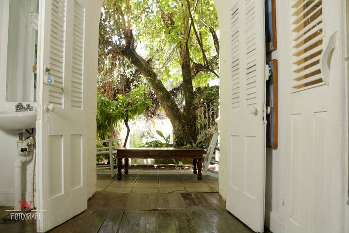 Room 26 of 163