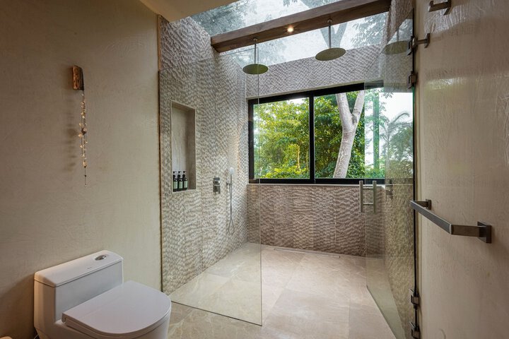 Room 15 of 23