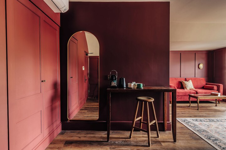 Room 100 of 160