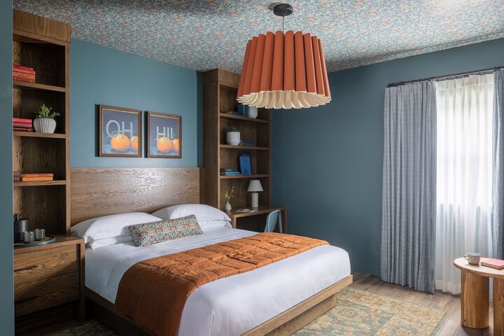 Room 6 of 21
