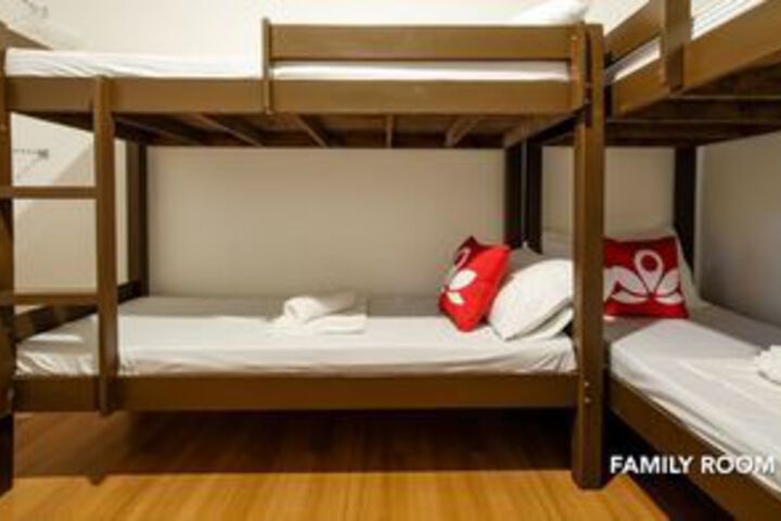 Room 28 of 35