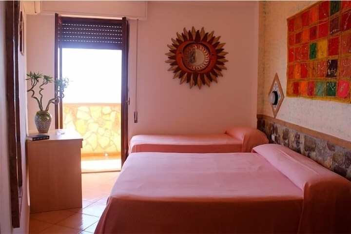 Room 4 of 26