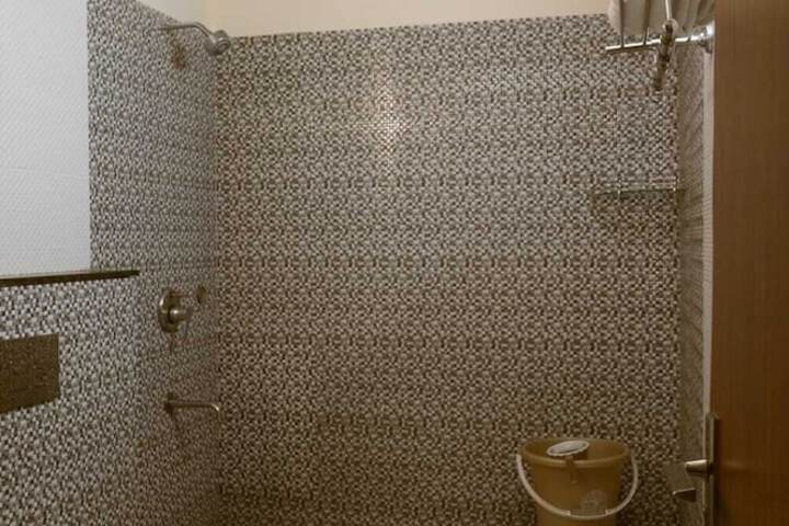 Room 15 of 28